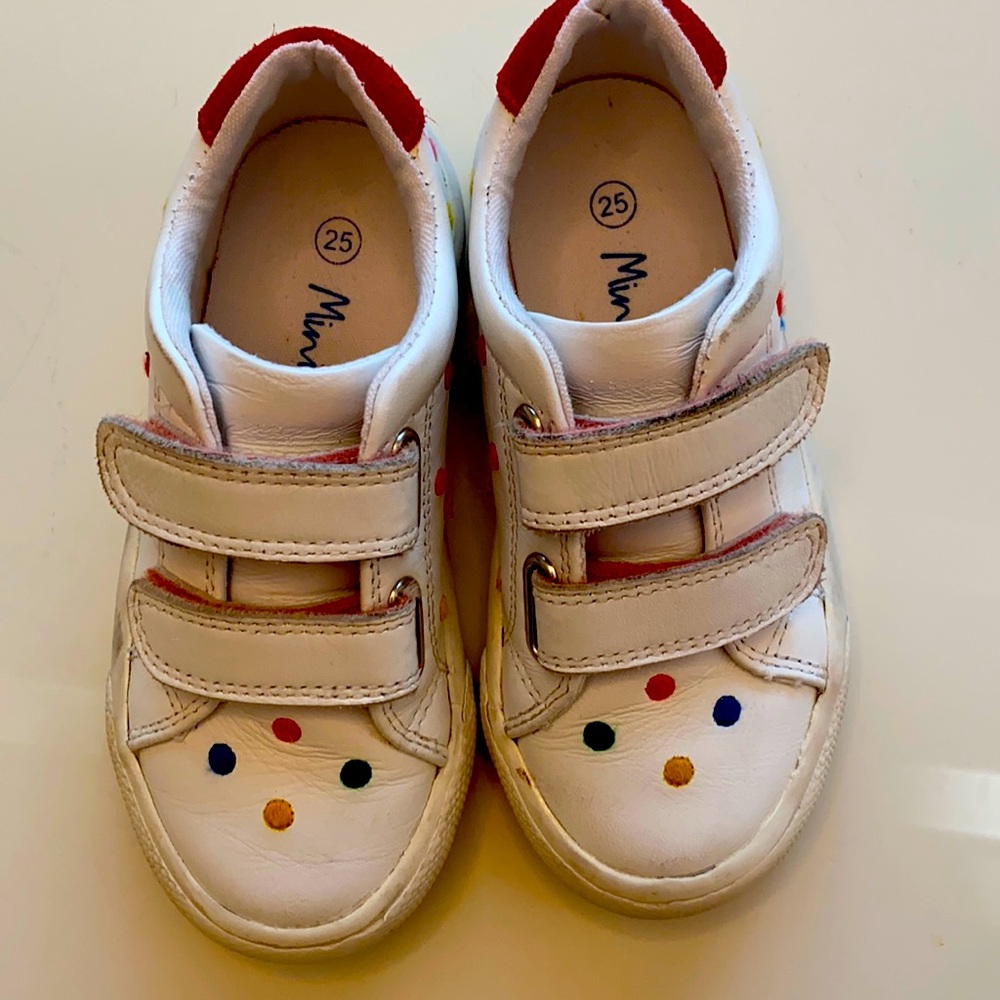 Mini Boden Dot Sneaker, size 25